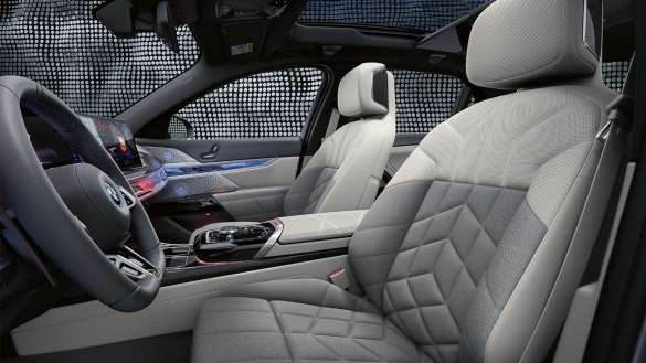 Interieur BMW Individual Leder ‘Merino’/Woll-Kaschmirkombination mit Exklusivumfängen BMW M760e xDrive Limousine G70
